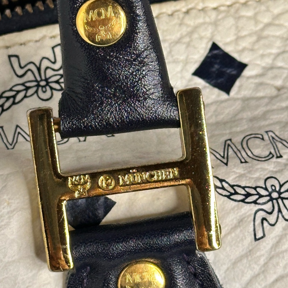 MCM White and Black Boston - Picture 4 of 9